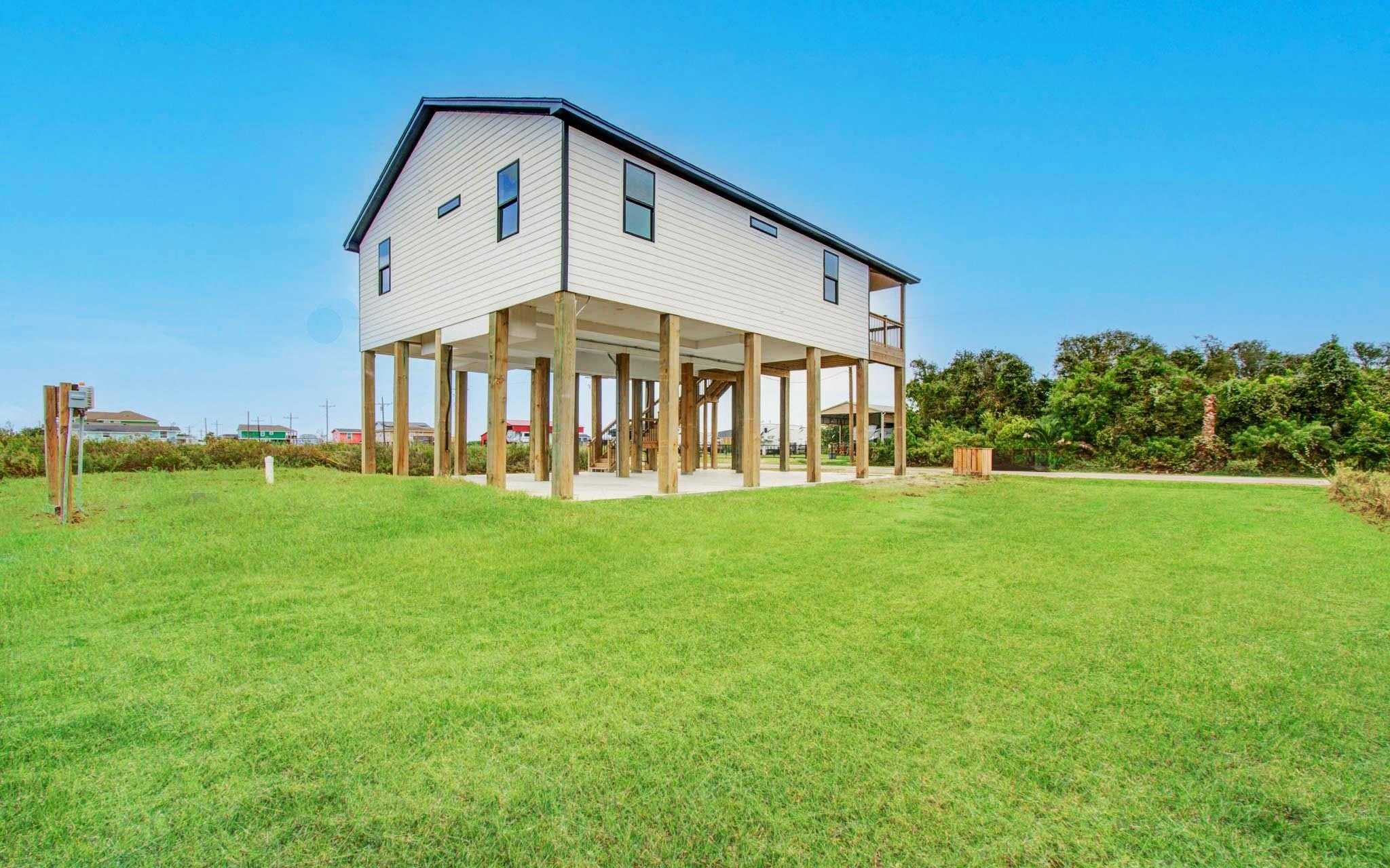 1211 W Canal