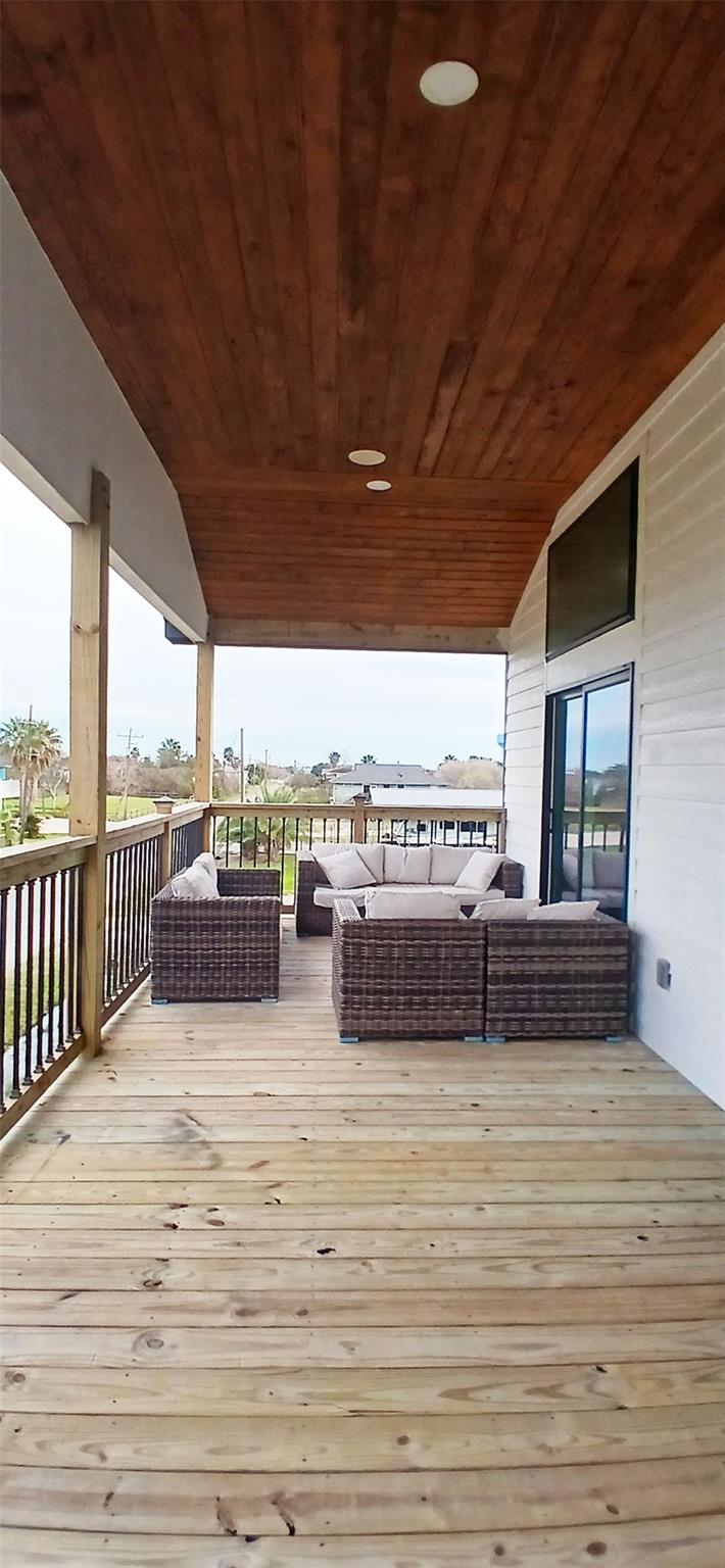 1211 W Canal