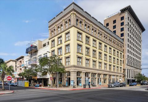 Photo of 415 Kempner Street #3D, Galveston, TX 77550 (MLS # 84831717)