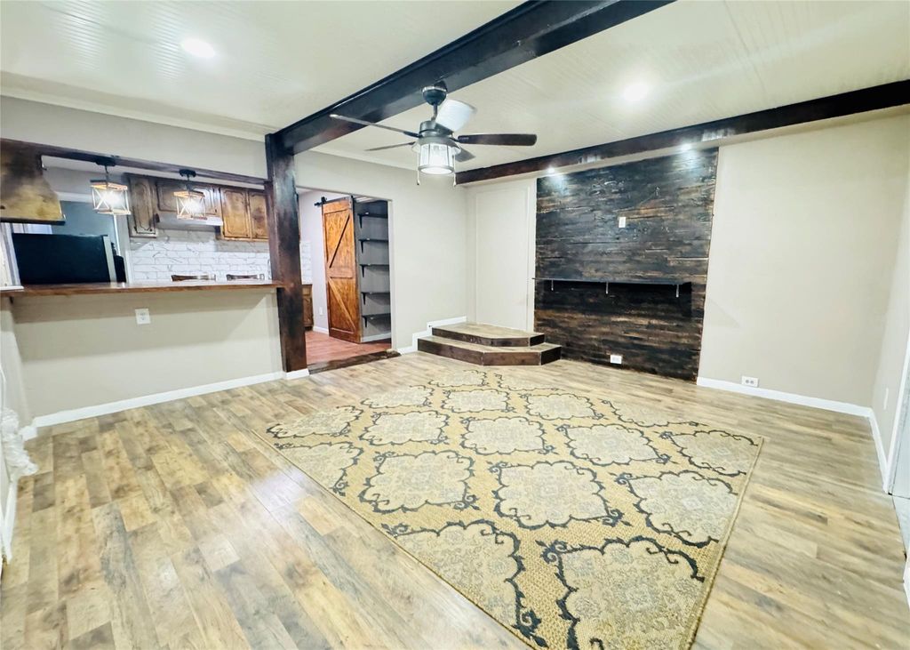 Photo of 403 Clear Lake Road, Highlands, TX 77562 (MLS # 45955597)