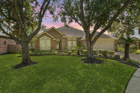 Photo of 7310 Whistle Court, Sugar Land, TX 77479 (MLS # 56473207)