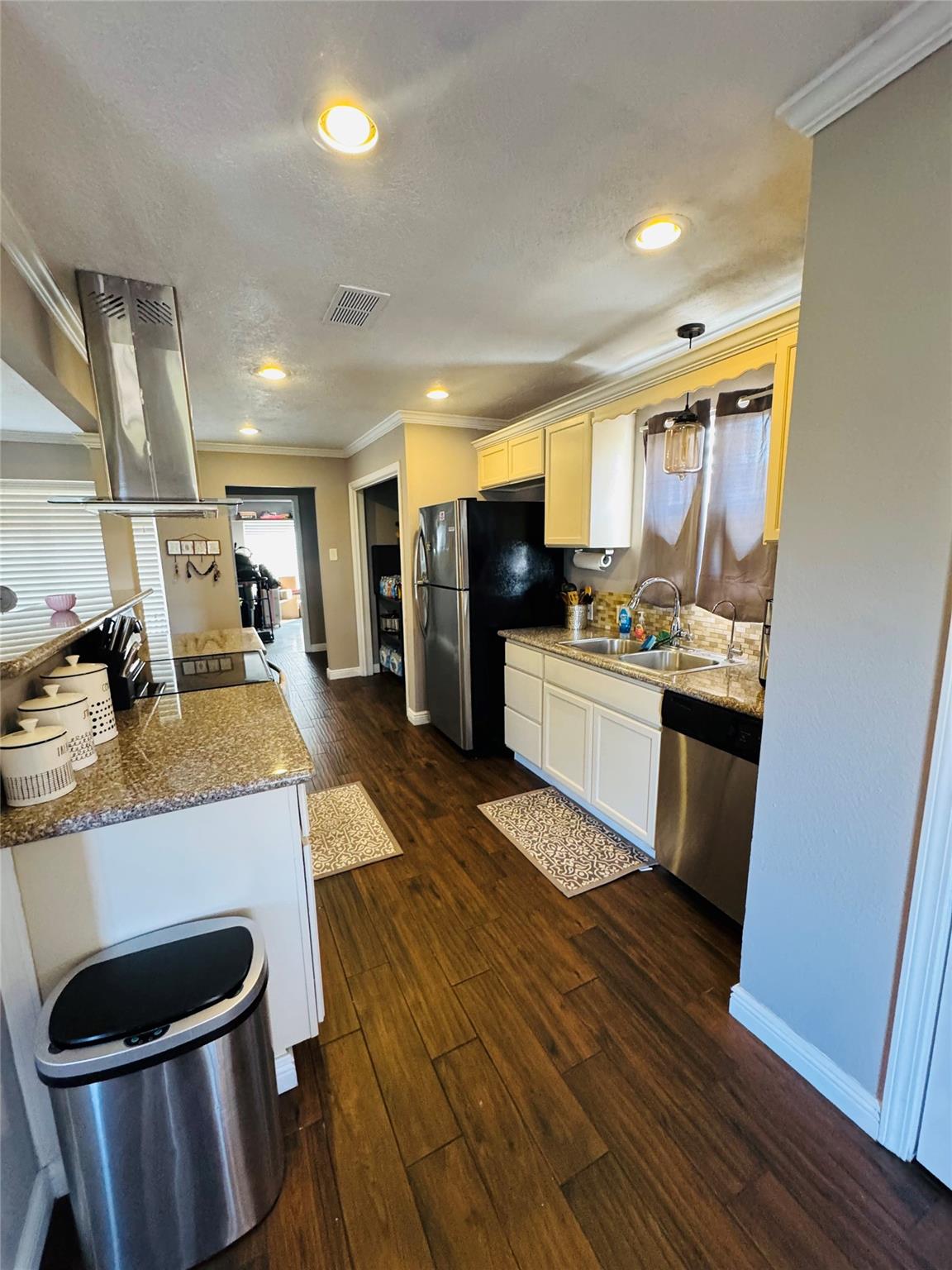 25311 White Oak Lane