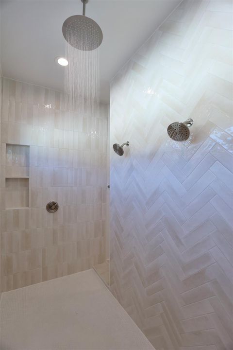 Tiny photo for 140 E 37th, Houston, TX 77018 (MLS # 55755033)