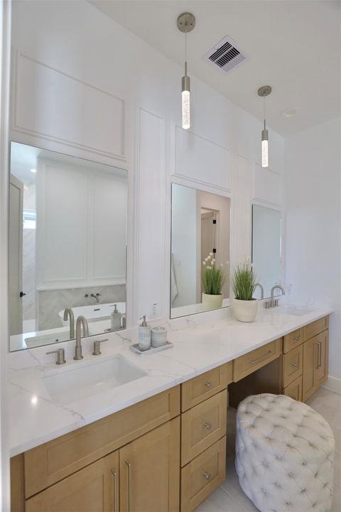 Tiny photo for 140 E 37th, Houston, TX 77018 (MLS # 55755033)