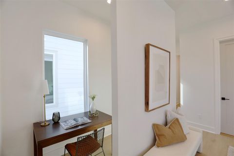 Tiny photo for 140 E 37th, Houston, TX 77018 (MLS # 55755033)