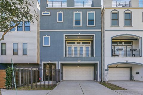 Homes For Rent - 2422 Hadley Street<br/> Houston, TX 77003