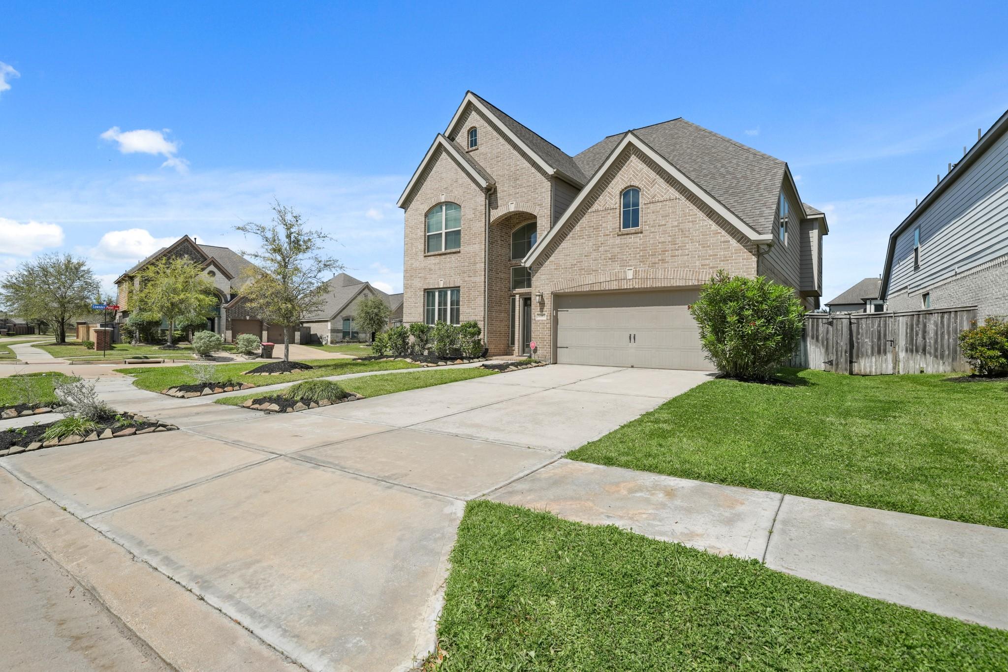 10803 Campbell Point