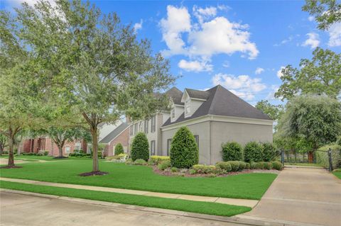 Tiny photo for 18 Dartmoor Court, Sugar Land, TX 77479 (MLS # 84297187)