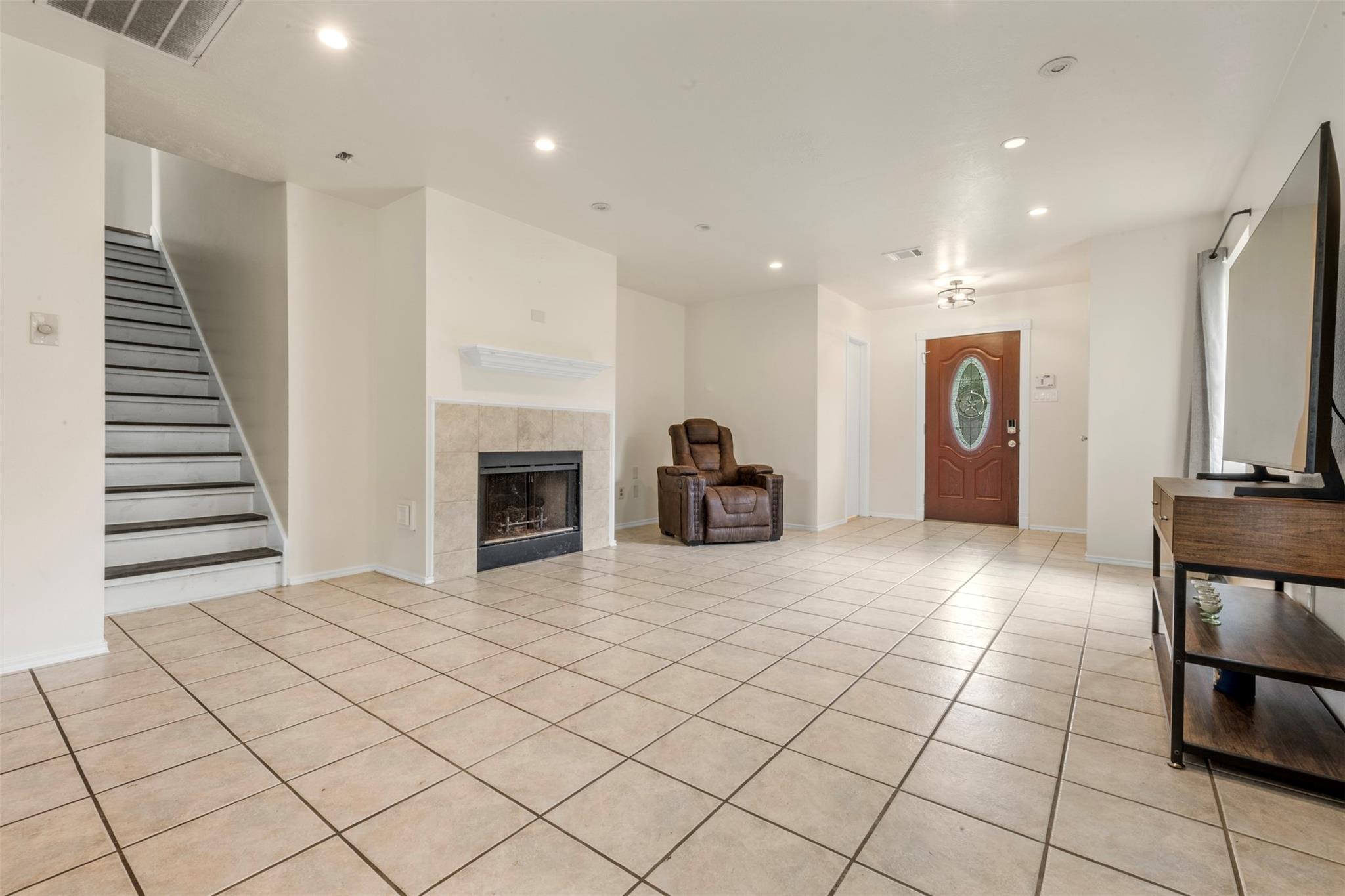 3722 Oaklace Drive