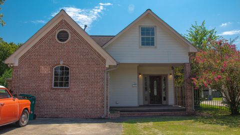 Photo of 1513 Scarborough Lane, Pasadena, TX 77502 (MLS # 93006692)