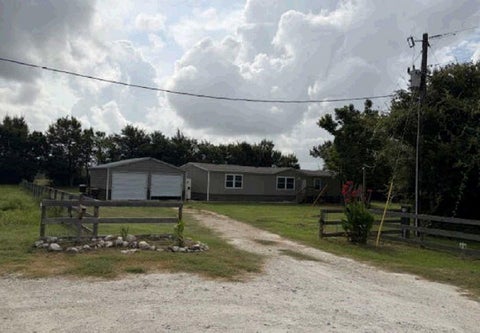 Photo of 384 Red Fox Road, Franklin, TX 77856 (MLS # 56270182)