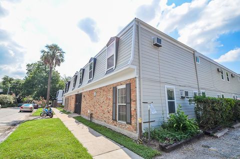 Photo of 1423 Hawthorne #15, Houston, TX 77006 (MLS # 49416647)