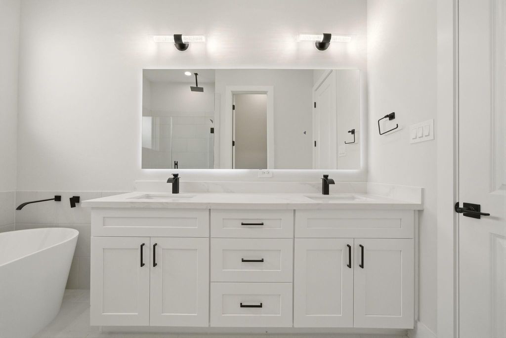 Photo of 1400 Cedar Post Lane, Houston, TX 77055 (MLS # 45974471)