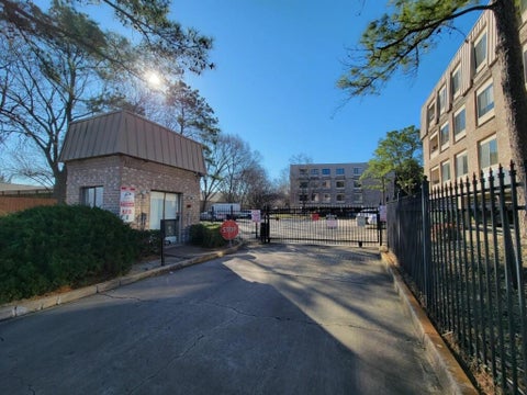 Photo of 2211 S Braeswood Boulevard #21G, Houston, TX 77030 (MLS # 62226341)
