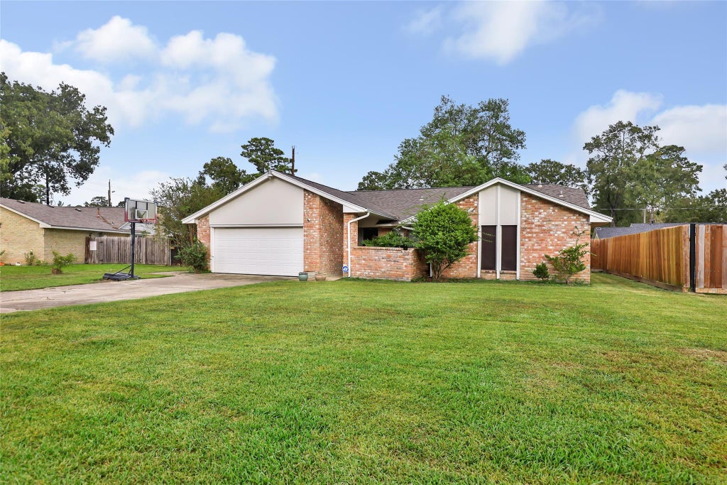 Photo of 24610 Long Trail Lane, Houston, TX 77336 (MLS # 83983273)
