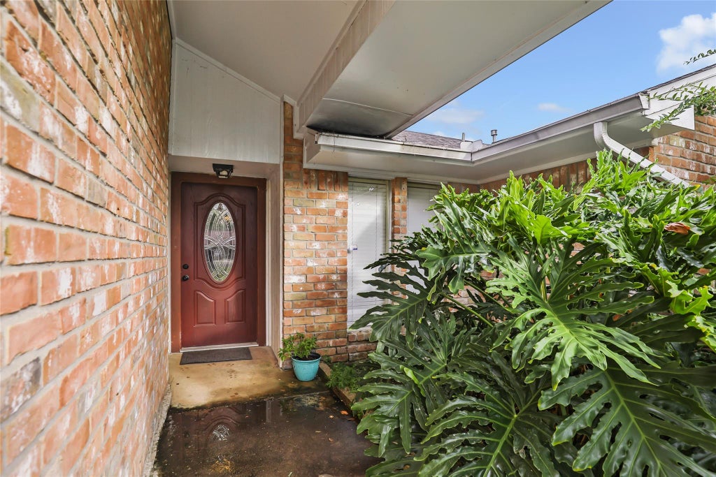 Photo of 24610 Long Trail Lane, Houston, TX 77336 (MLS # 83983273)