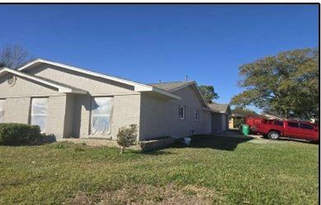 Photo of 706 Scenic Drive, Baytown, TX 77521 (MLS # 34298090)
