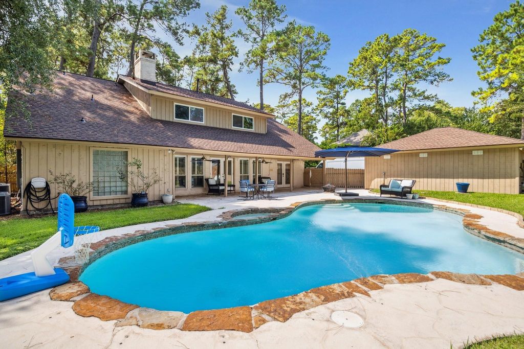 Photo of 2007 Seven Oaks Drive, Kingwood, TX 77339 (MLS # 74105407)