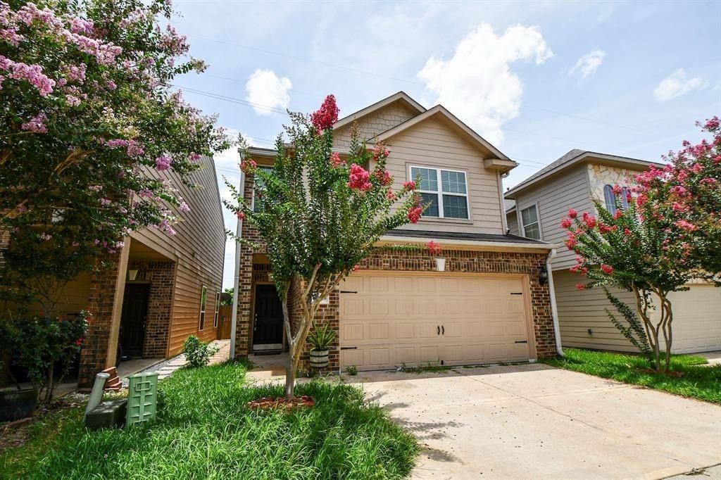Photo of 10909 Panther Court SW, Houston, TX 77099 (MLS # 34854778)
