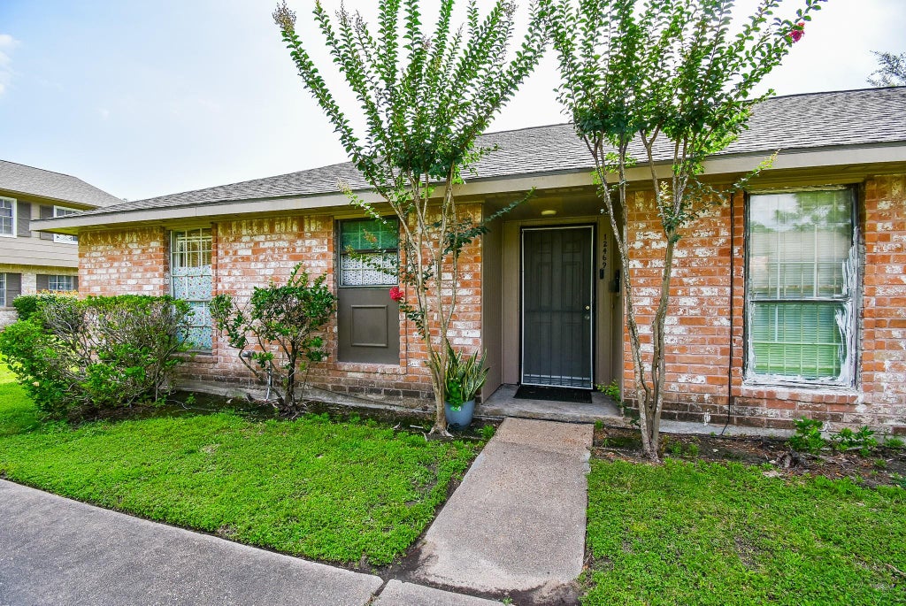 Photo of 12469 Sharpview Drive #2469, Houston, TX 77072 (MLS # 29023298)