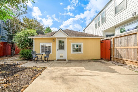 Photo of 860 E 25th Street, Houston, TX 77009 (MLS # 42926739)