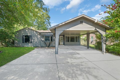 Photo of 8142 Herschelwood Street, Sunnyside, TX 77033 (MLS # 10814226)