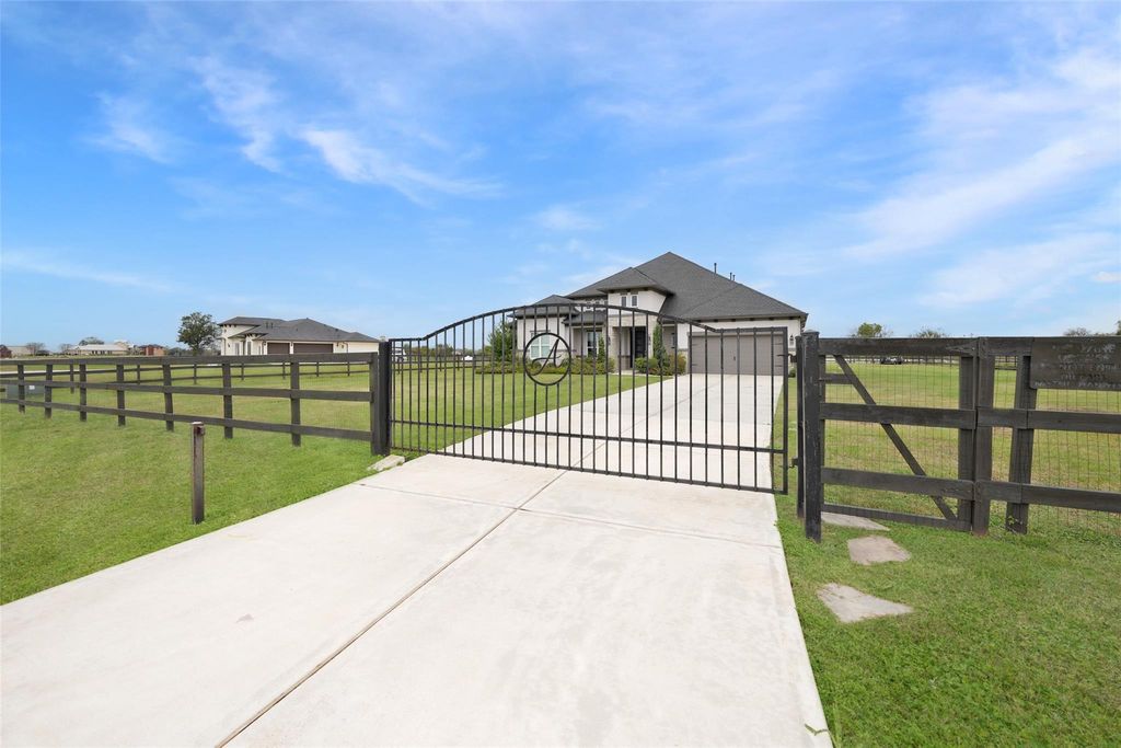 Photo of 4119 Tankersley Circle, Rosharon, TX 77583 (MLS # 36893984)