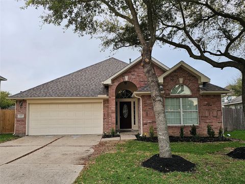 Homes For Sale - 8215 Montego Bay Drive<br/> Baytown, TX 77523