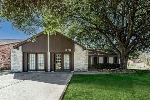 Photo of 12702 Fern Forest Drive, Houston, TX 77044 (MLS # 95254831)