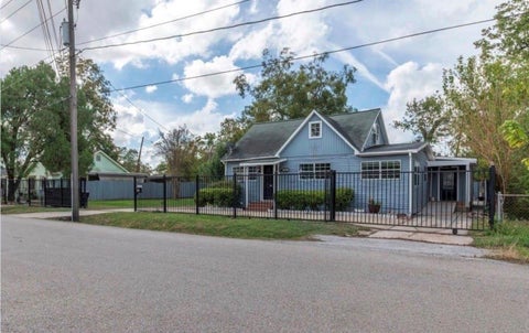 Photo of 4303 Castor Street, Houston, TX 77022 (MLS # 497731)