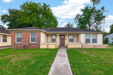 Photo of 3616 Eagle Street, Houston, TX 77004 (MLS # 26675664)