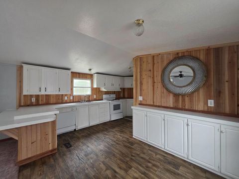 Photo of 309 Holmes Road, Onalaska, TX 77360 (MLS # 69284335)