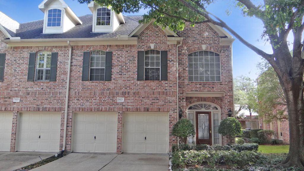 Photo of 5823 Inwood Park Court, Houston, TX 77057 (MLS # 84363074)