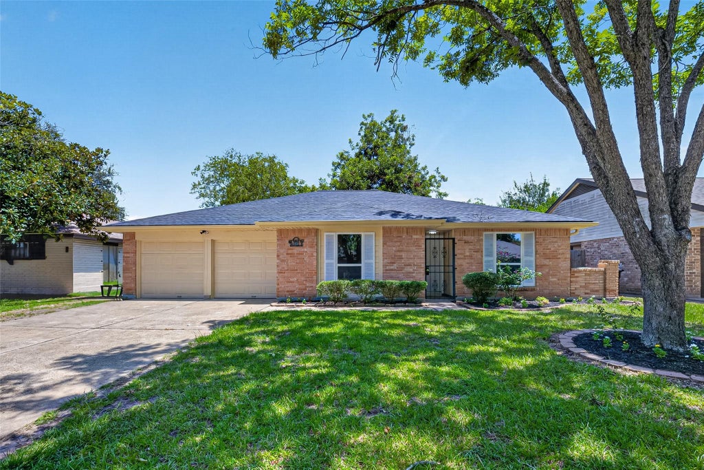 Photo of 14814 Mcleod Drive, Houston, TX 77060 (MLS # 13242149)