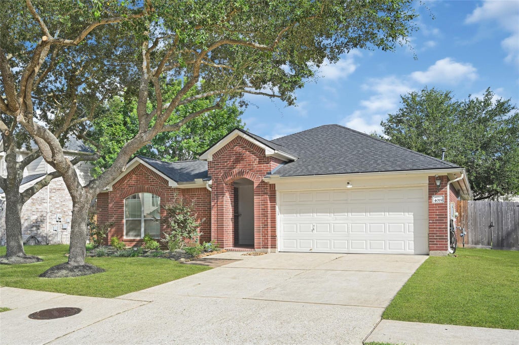 Photo of 4019 Bytrail Court, Humble, TX 77346 (MLS # 11343449)