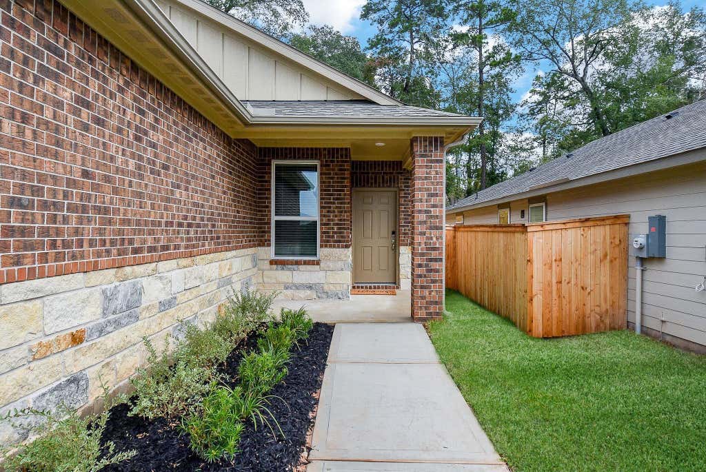 Photo of 2022 W Darlington Oak Court, Conroe, TX 77304 (MLS # 50738440)