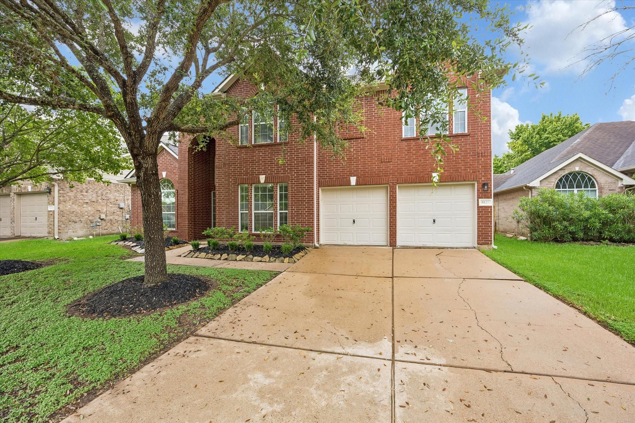 9127 Stoneleigh Drive