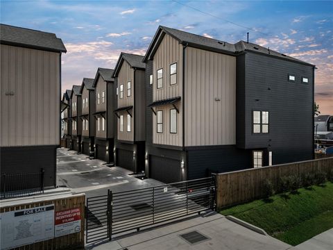 1614 Ojeman Road A Houston TX 77055