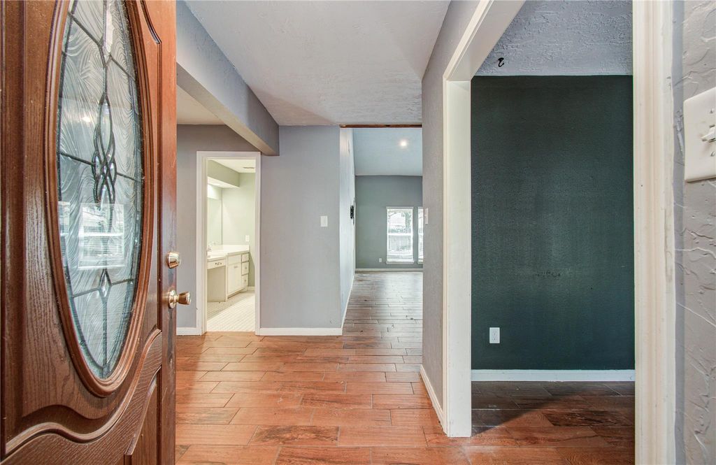 Photo of 2114 Woodland Valley Drive, Houston, TX 77339 (MLS # 60552711)