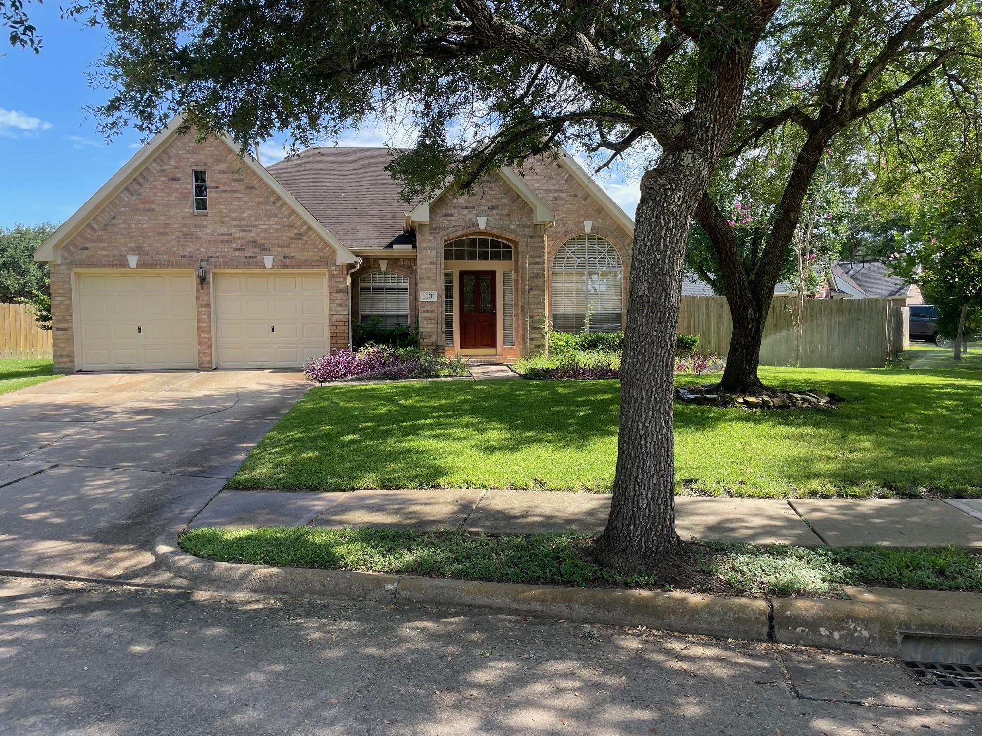 1131 Woodley Bend