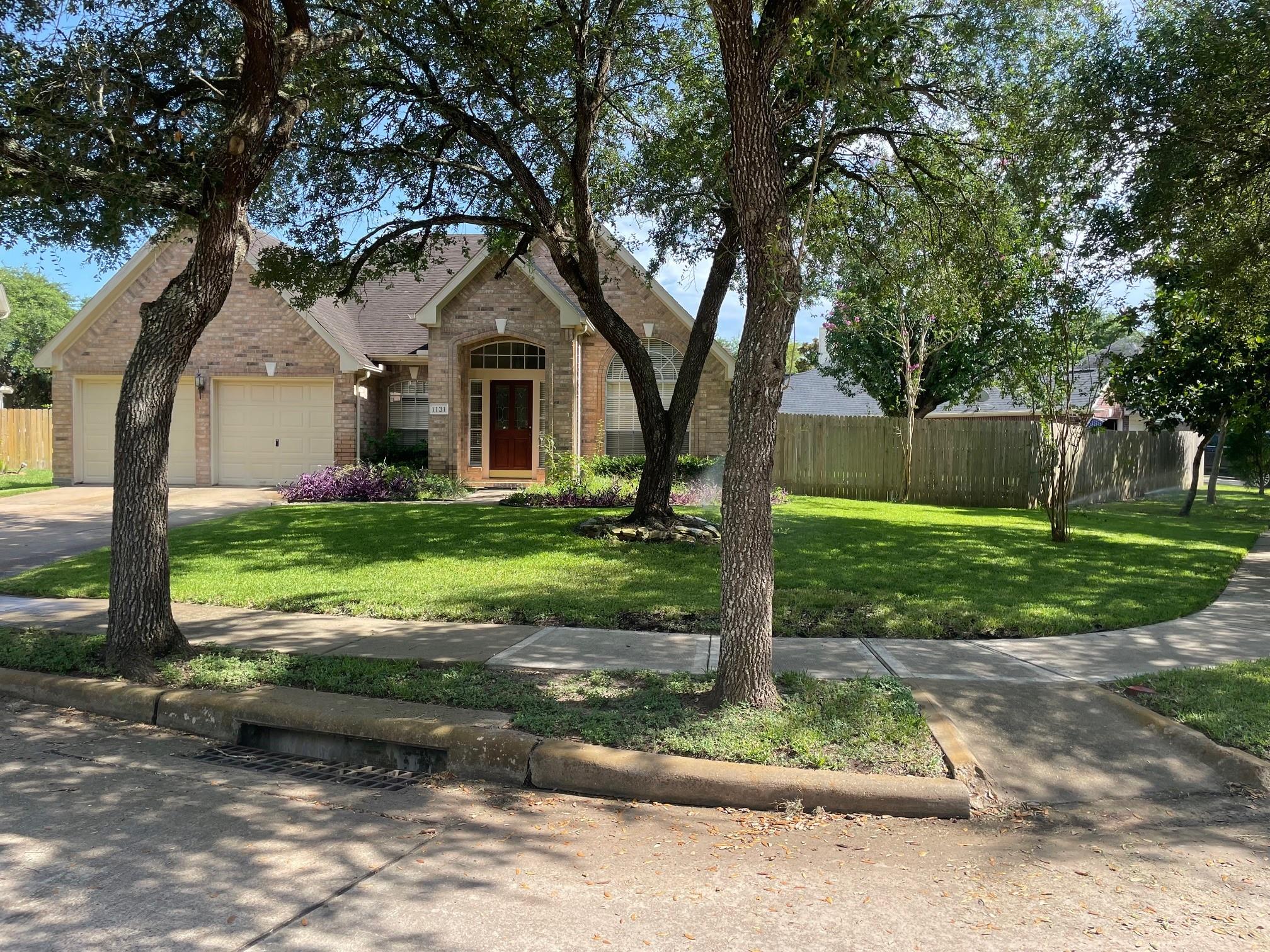 1131 Woodley Bend