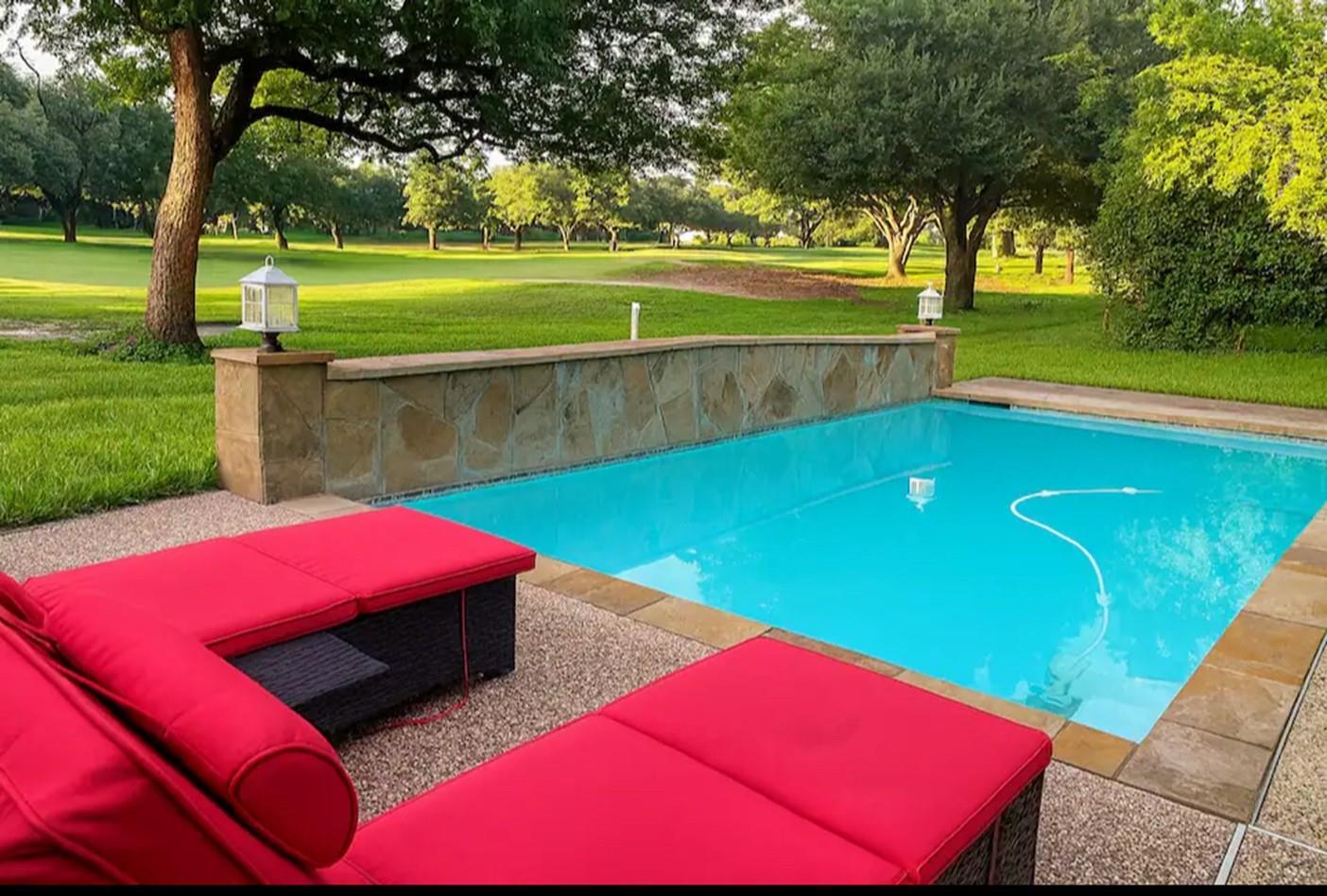 121 April Waters Drive N