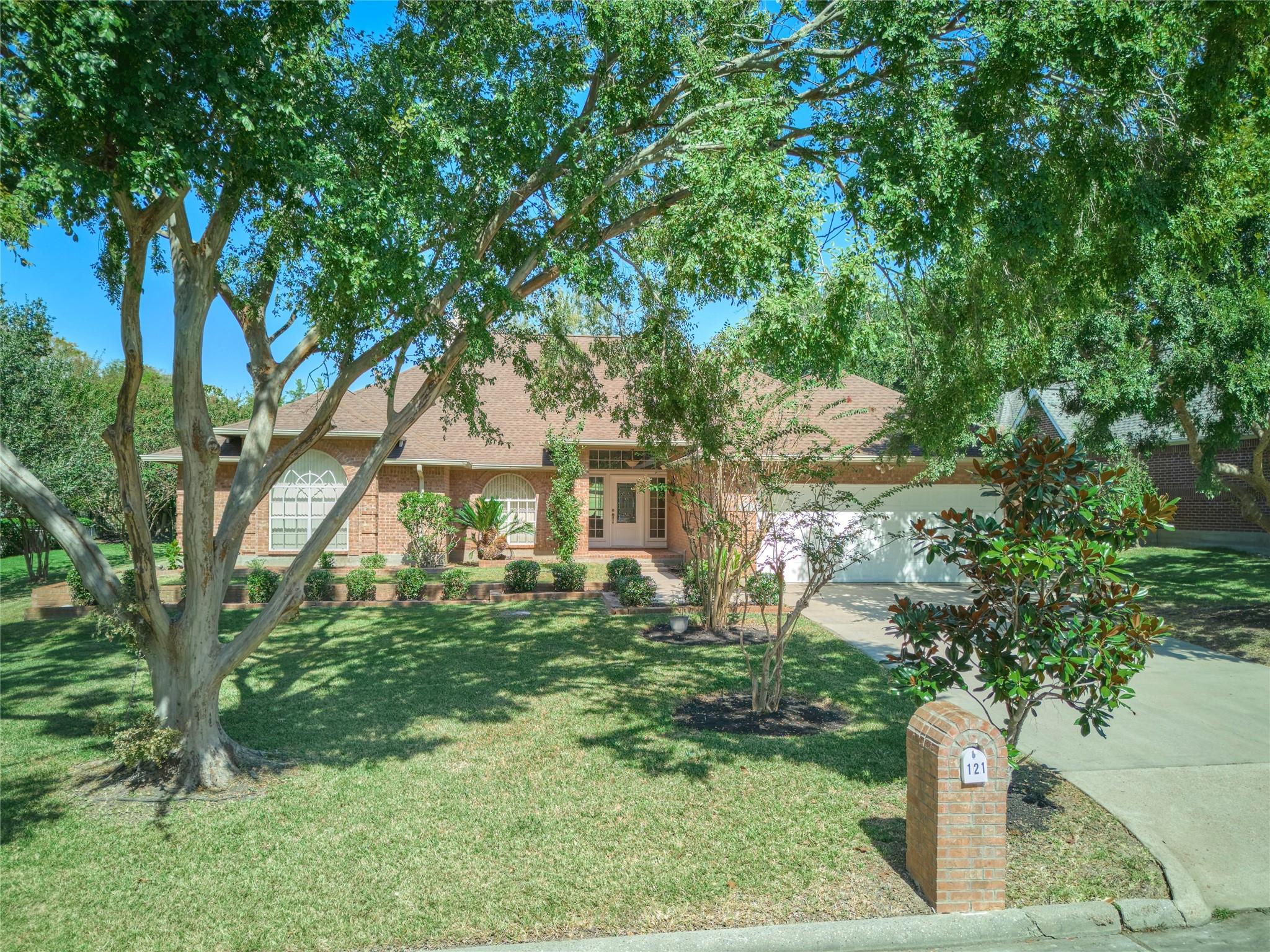 121 April Waters Drive N