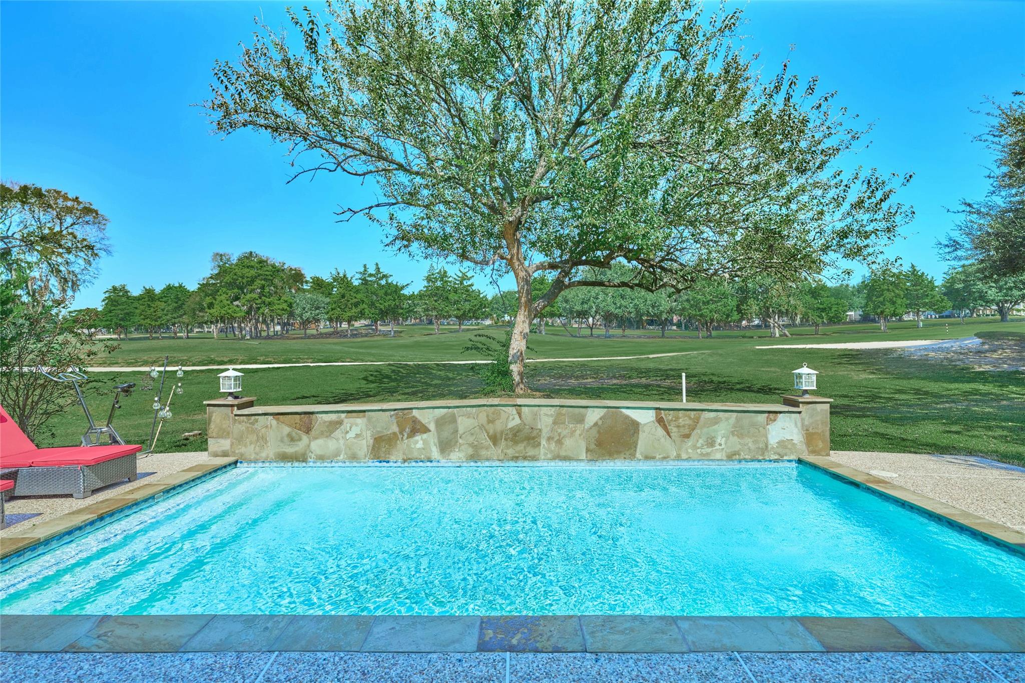 121 April Waters Drive N