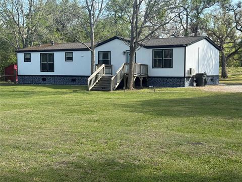 Photo of 5202 Kincer Road, Damon, TX 77430 (MLS # 36991536)