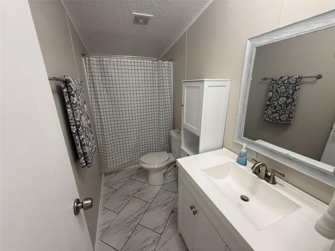 Tiny photo for 5202 Kincer Road, Damon, TX 77430 (MLS # 36991536)