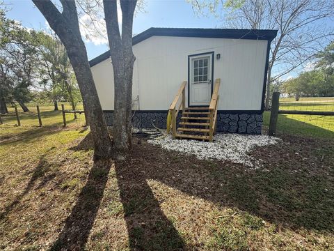 Tiny photo for 5202 Kincer Road, Damon, TX 77430 (MLS # 36991536)