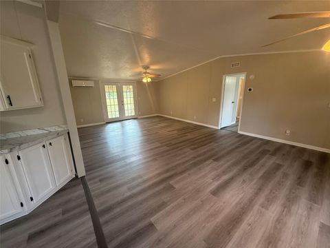 Tiny photo for 5202 Kincer Road, Damon, TX 77430 (MLS # 36991536)