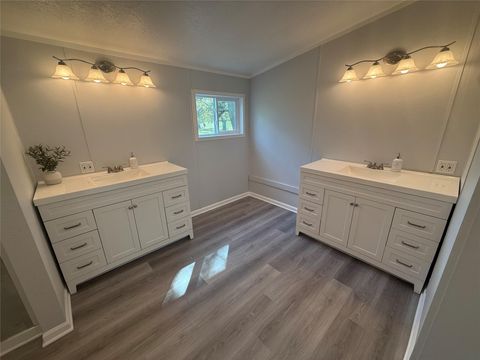 Tiny photo for 5202 Kincer Road, Damon, TX 77430 (MLS # 36991536)