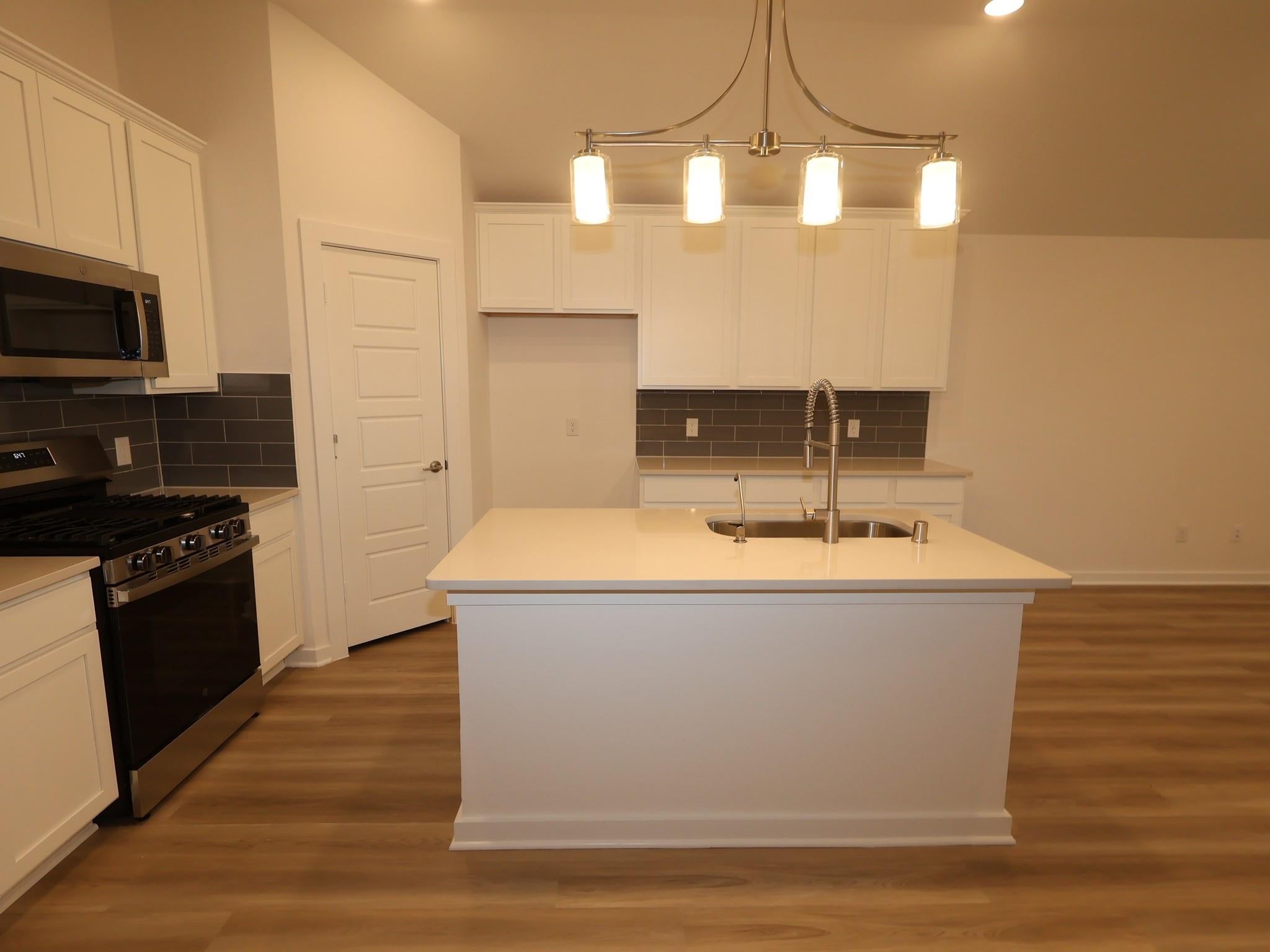 5715 Sunland Trail